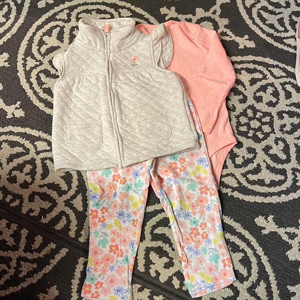 Carter’s 24m three piece vest set